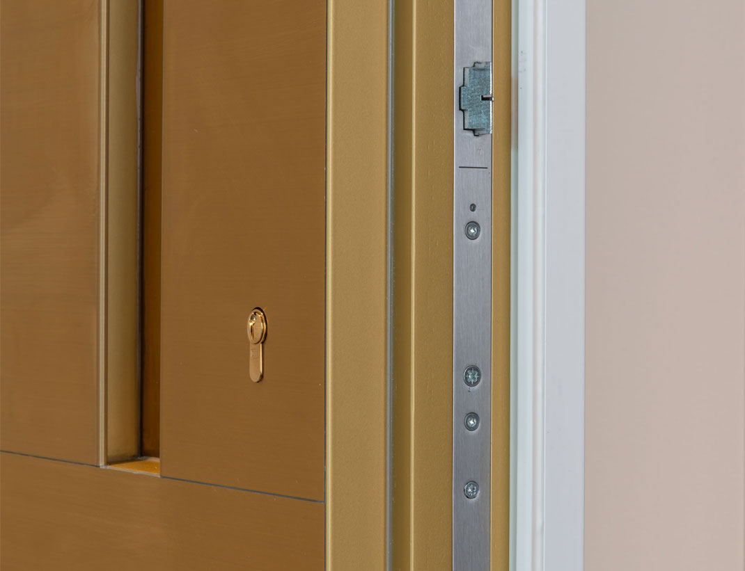 ComTür Besonderheit: Wir lackieren die Türblattkanten passend zur jeweiligen Innen- und / oder Außenseite. Perfektion bis ins kleinste Detail!